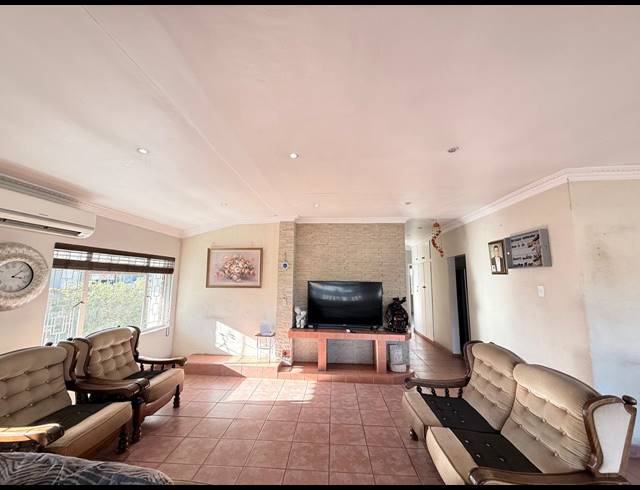 4 BEDROOM FREEHOLD FOR SALE IN NEWCASTLE CENTRAL